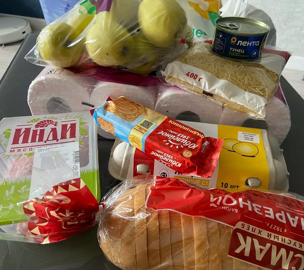 АО «Полигон-ЛТД» продолжает обеспечивать старшее поколение продуктами, средствами личной гигиены и медтехникой.